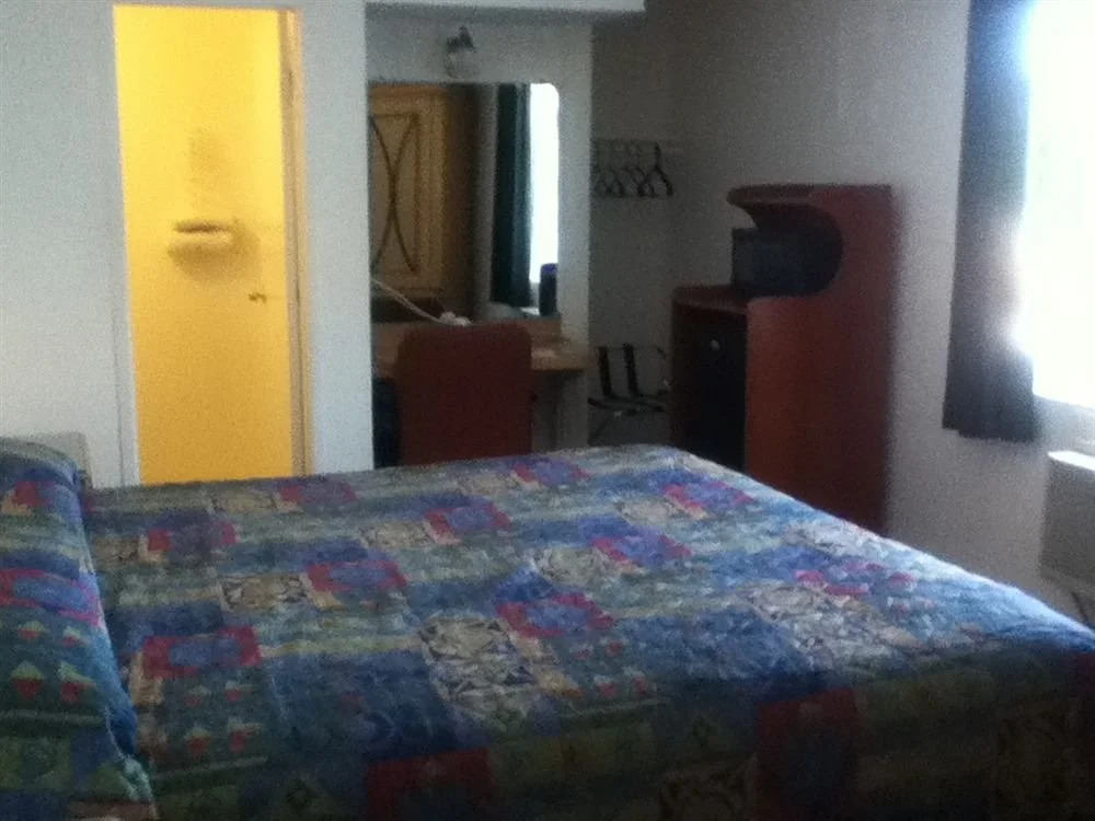 Parkside Inn