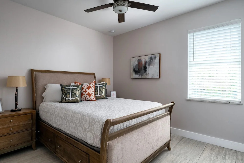 Welcome to 5545 Palmetto Street All NEW! Just Built! Book It NOW! home