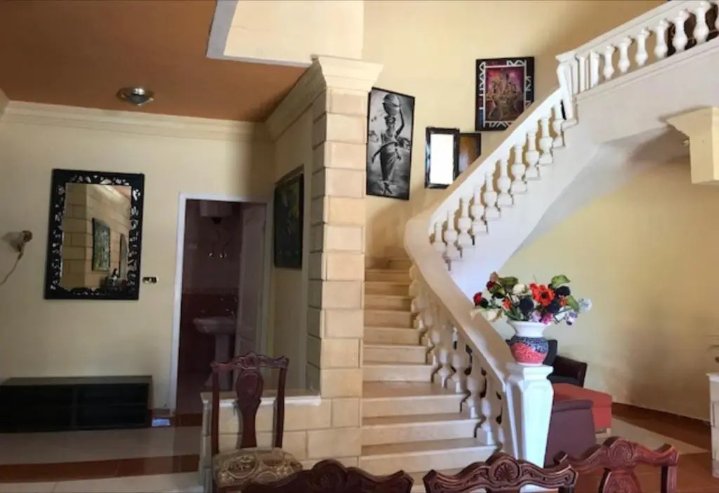 Yellow Family Villa - Private Pool - AC- 5 Min Walk to Beach