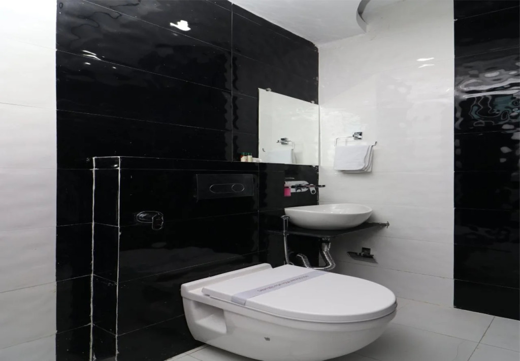 OYO 15671 Hotel Jalsa Dlx