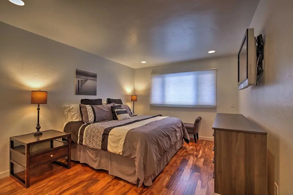 Charming Aspen Retreat - Bus To Ski Areas 2 Bedroom Condo by RedAwning
