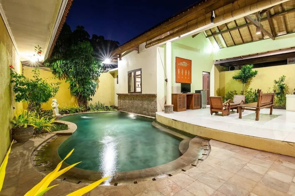 9-BR Private Pool Villa Walk to Seminyak Beach