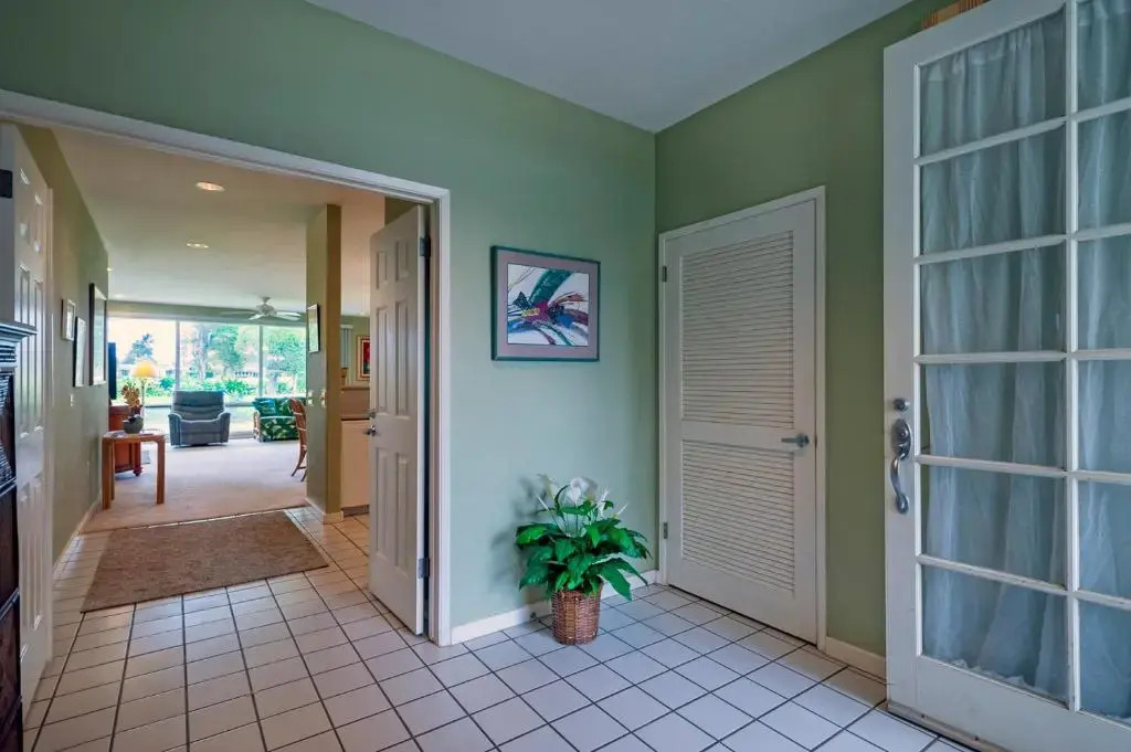 Emmalani 411 - AC, spacious, golf course view, close to beach!