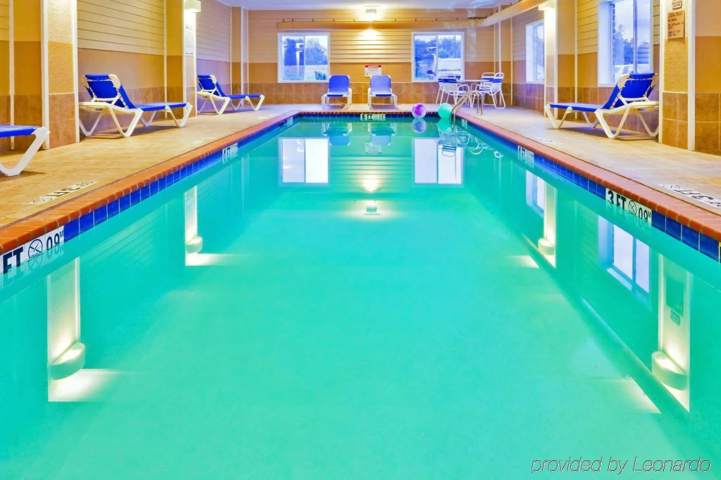 Holiday Inn Express Hotel & Suites Magee by IHG