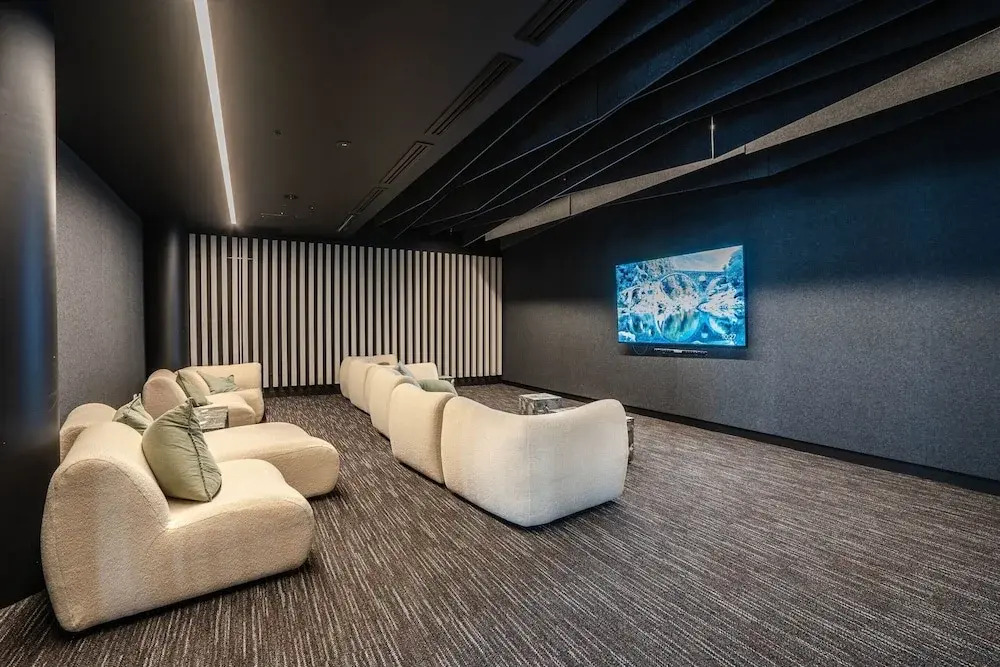 Modern 2-bed Apartment With Premium Amenities