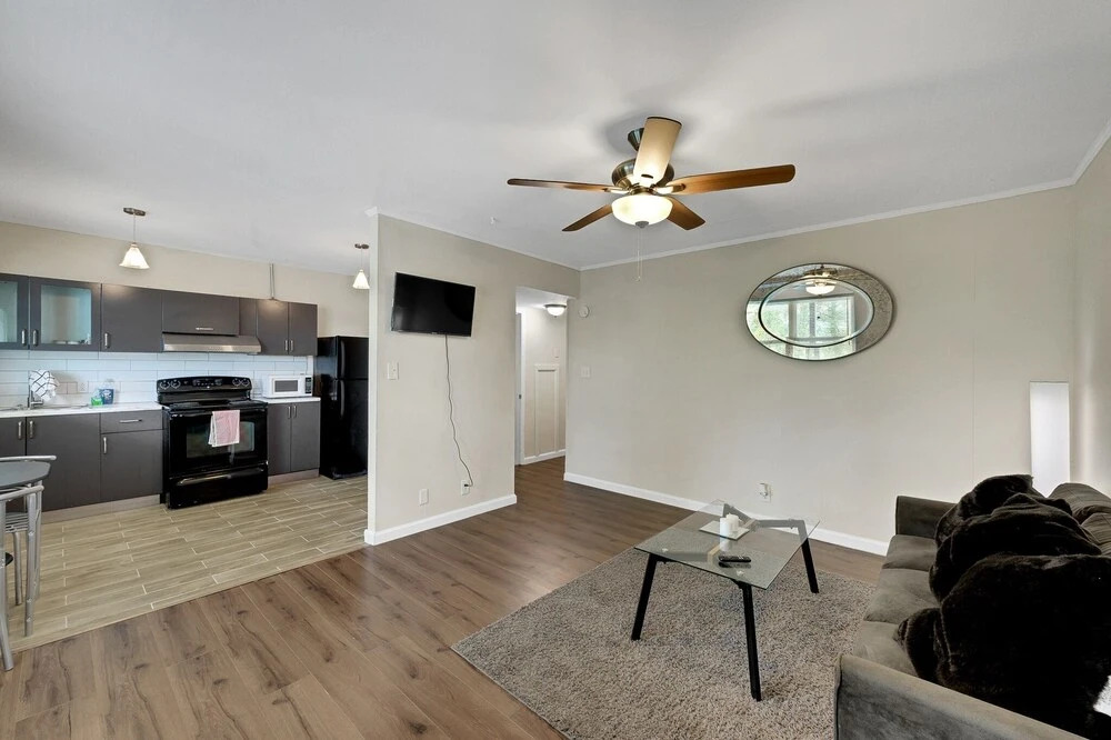 Modern Apartment Near Beautiful Historic Macon 2 Bedroom Apts by Redawning