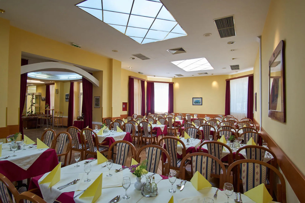 Hotel Vila Ružica- glavna zgrada i depandanse