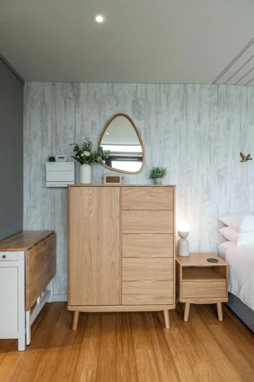 Sustainable Pod on Old Chalford Farm