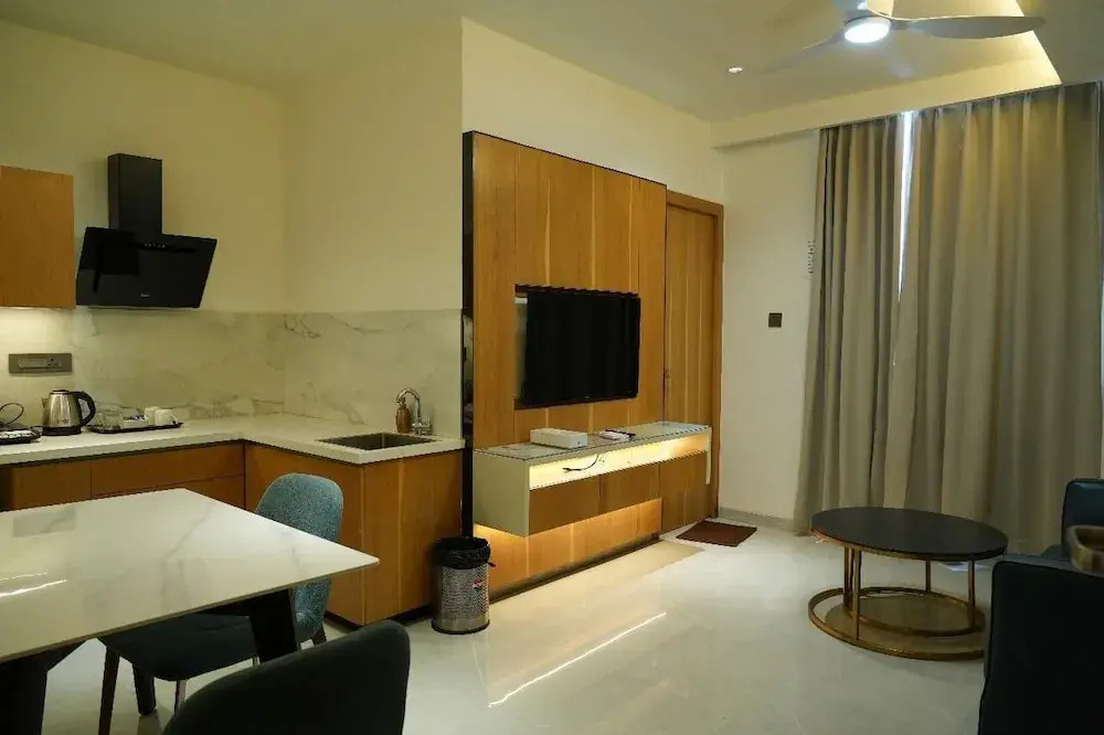Hotel TAAR TANGERINE Gachibowli