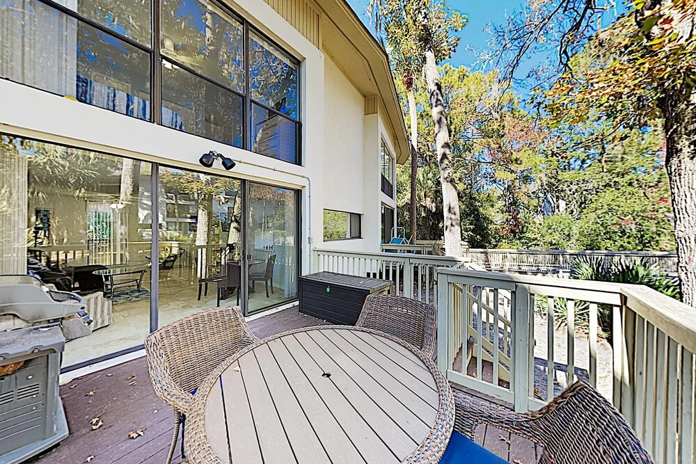 New Listing! Stylish Condo: 2 Pools & Beach Cabana Condo