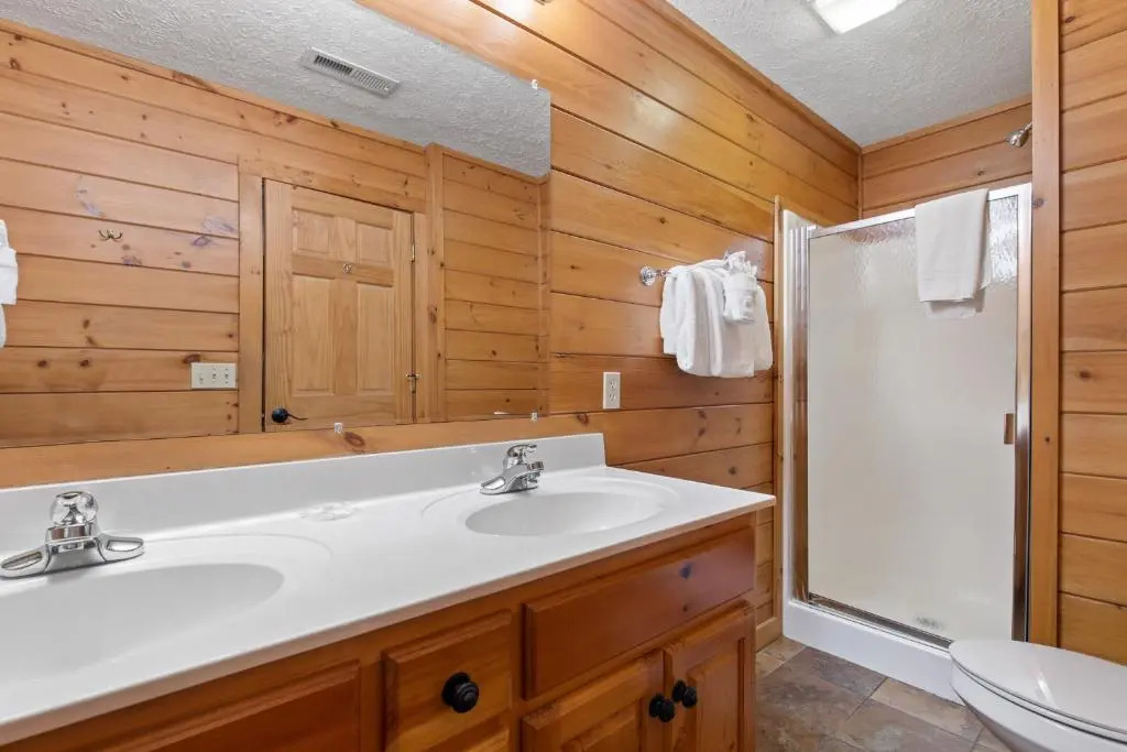 Above the Clouds, 4 Bedrooms, Pool Access, Private, Gaming, Sleeps 16