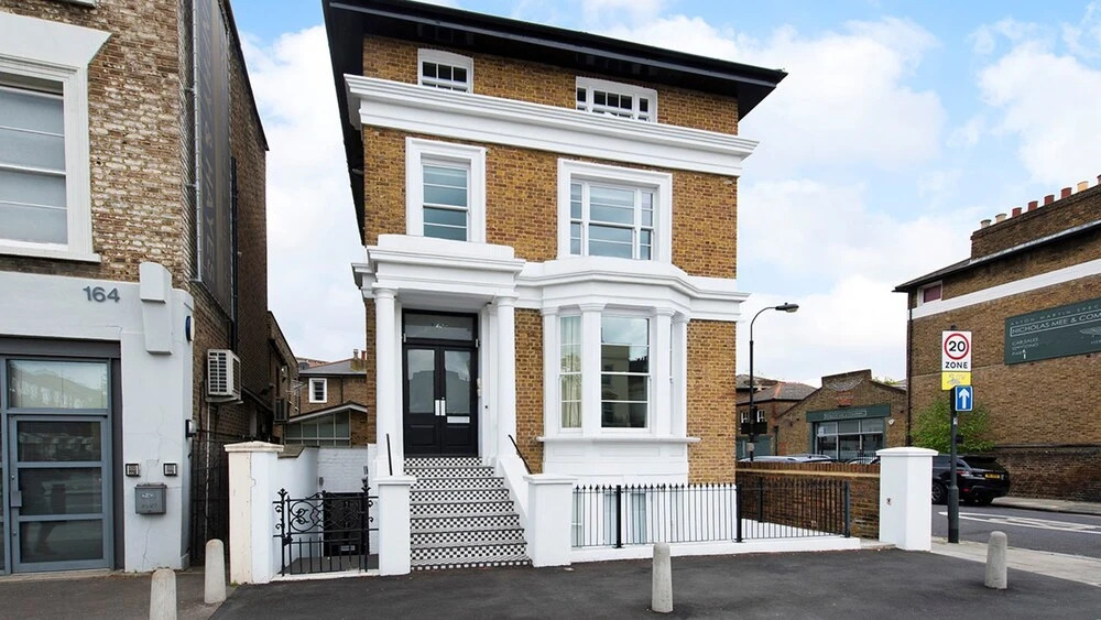 Lovely 2BR flat in West London
