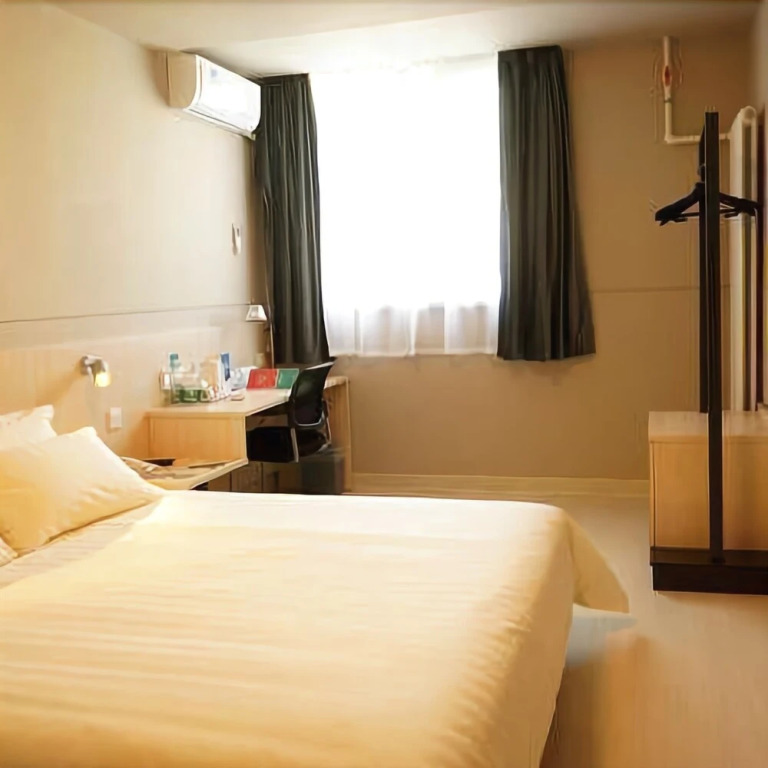 Jinjiang Inn Yingkou Port Authority Bayuquan Century Plaza