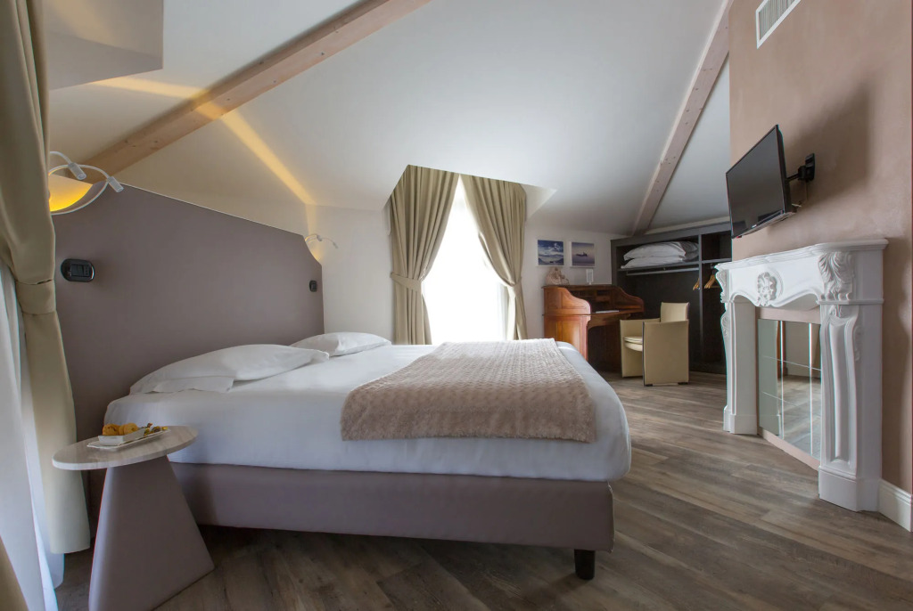 Hotel Al Campanile - Luxury Suites & Apartments