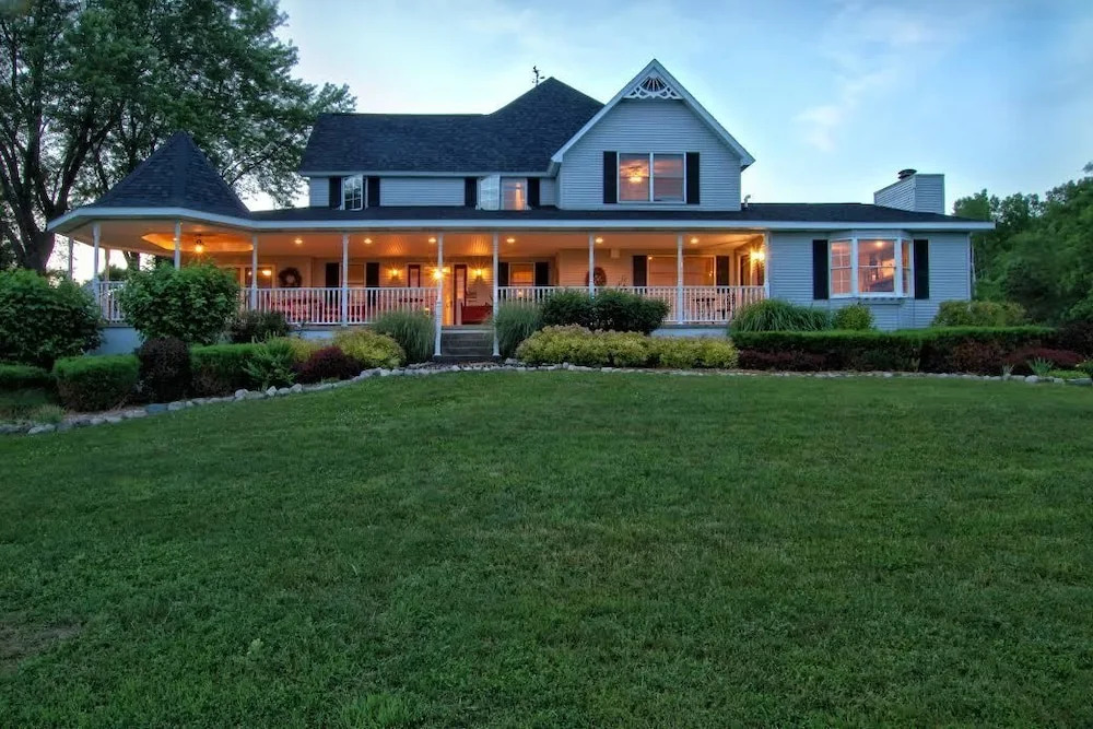House on the Hill Bed and Breakfast