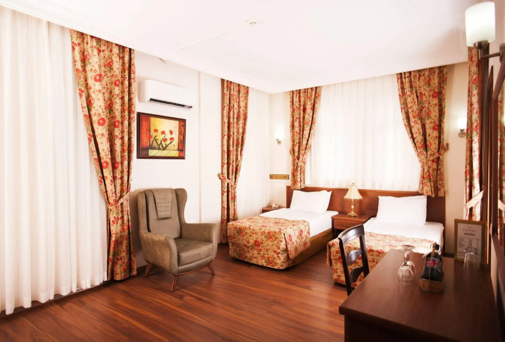 Triana Hotel