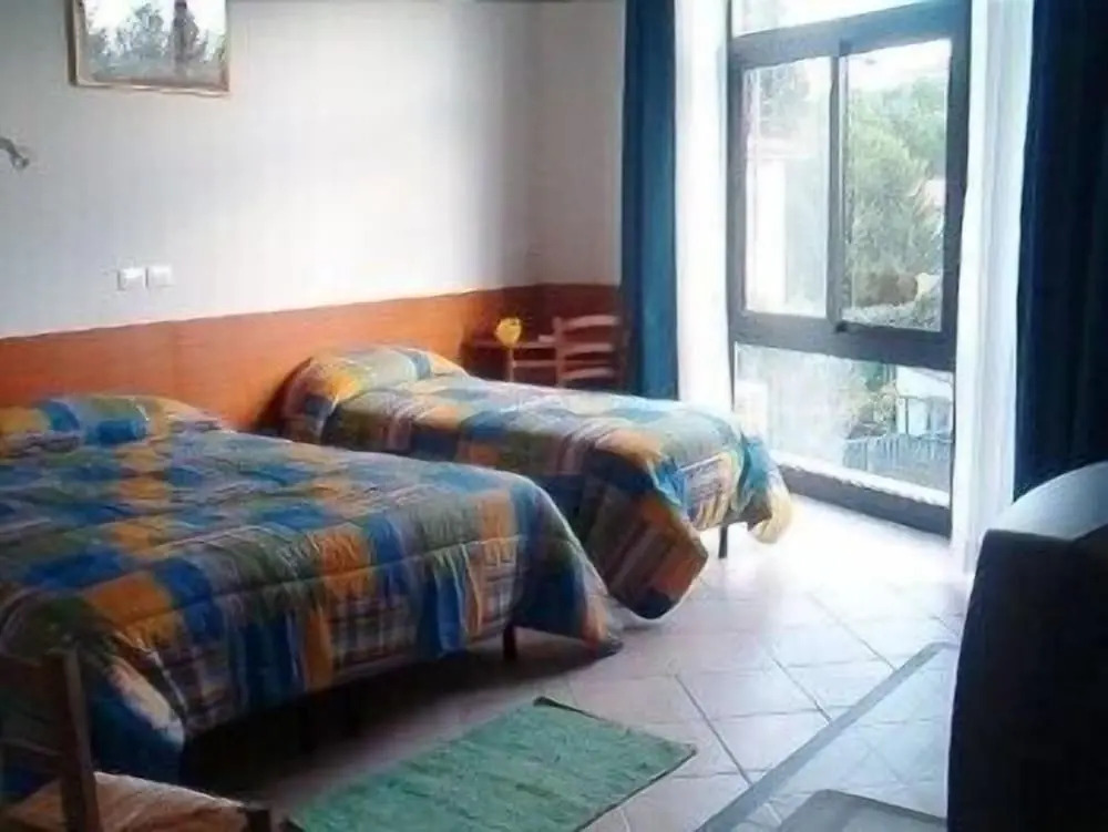 Eurotravel Bed And Car