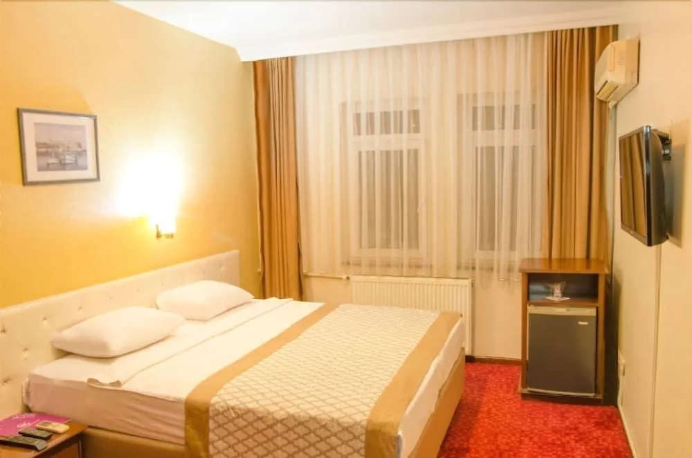 Kircuval Hotel