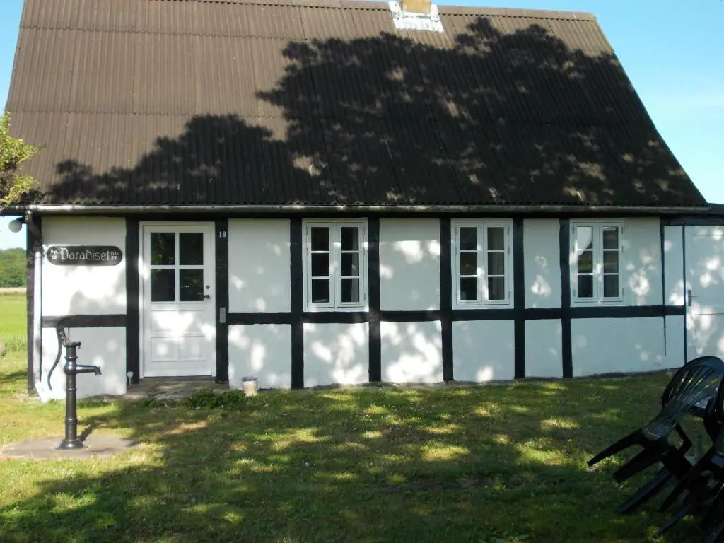 Paradiset Holiday House