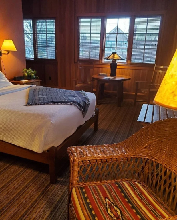 Roycroft Inn