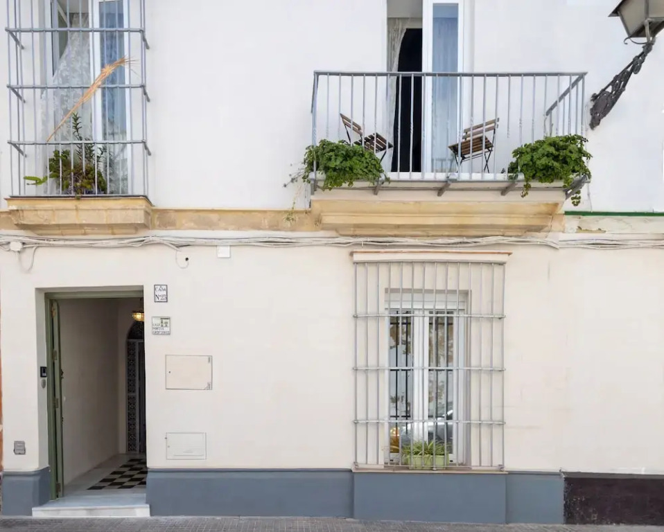 Casa Portus Gaditanus s XVIII Patio Andaluz