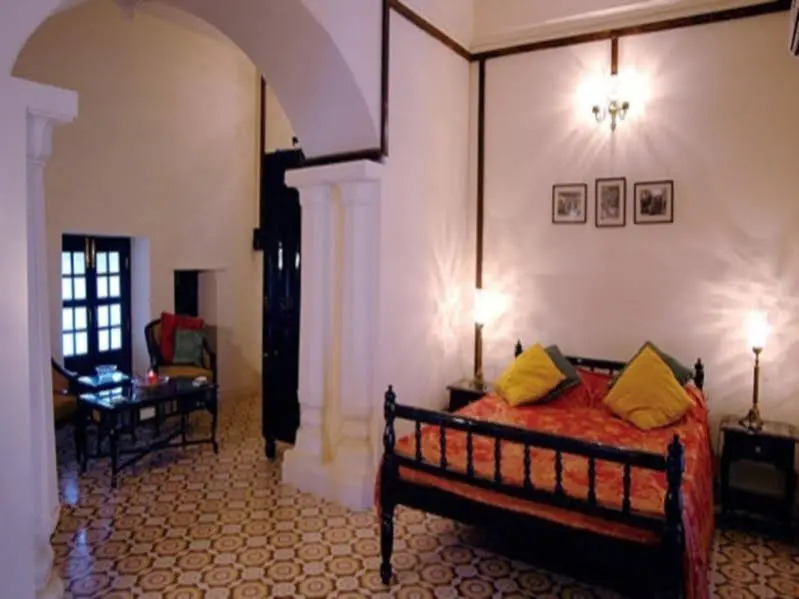 Alipura Palace