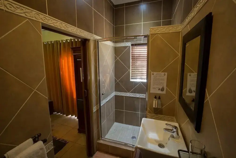 Le Cozmo Guesthouse