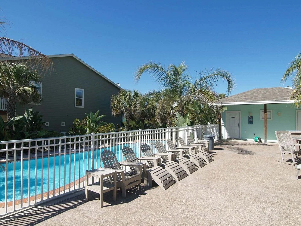 Livin' On Island Time Shtd2 4 Bedrooms 2 Bathrooms Townhouse