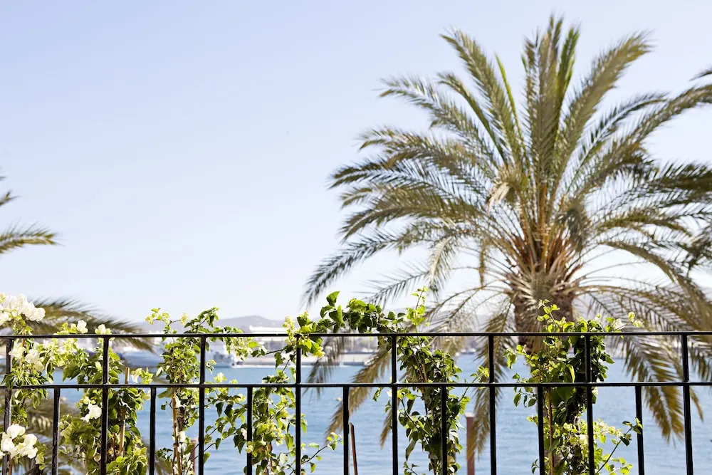 105 Suites @ Marina Magna