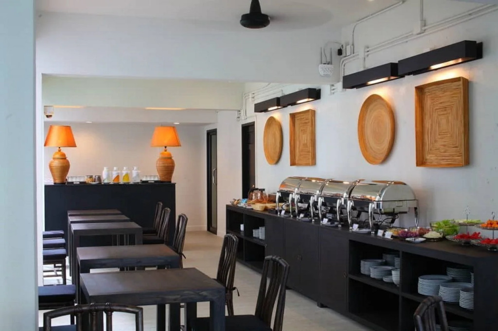 99 The Gallery Hotel