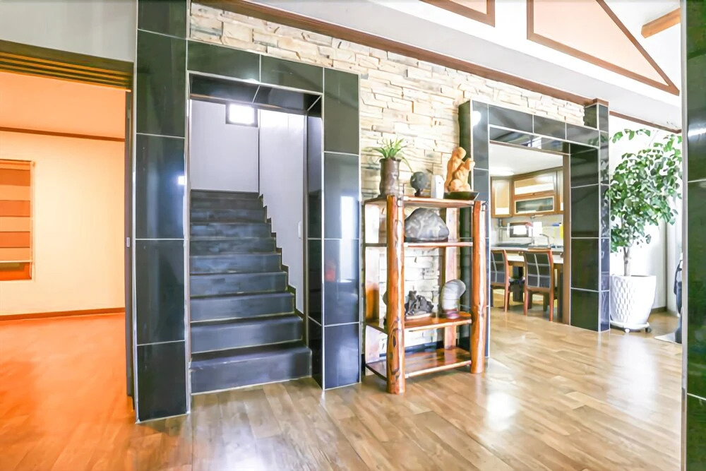 Seogwipo White Castle Pension
