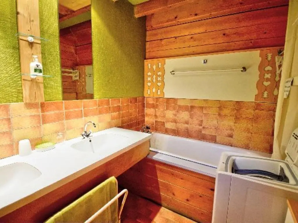 Chalet cosy avec navettes gratuites, emplacement parfait à Morzine - FR-1-524-17