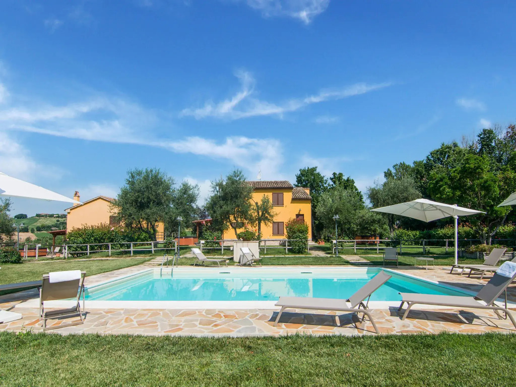 Villa in Ostra Vetere with Pool and Jacuzzis