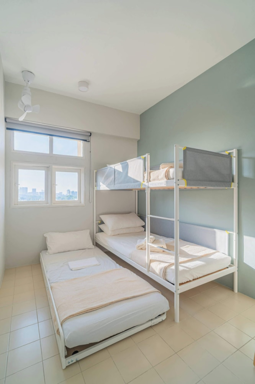 Stylish 3BR Stay Near Gurney Drive, Free Parking