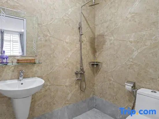 4BRs center | free public pool | balcony view pool
