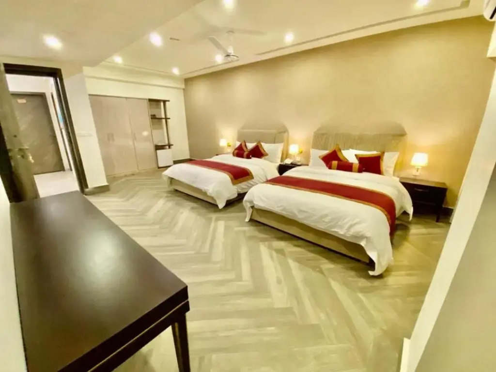 Sheltons Ambassador Hotel Blue Area