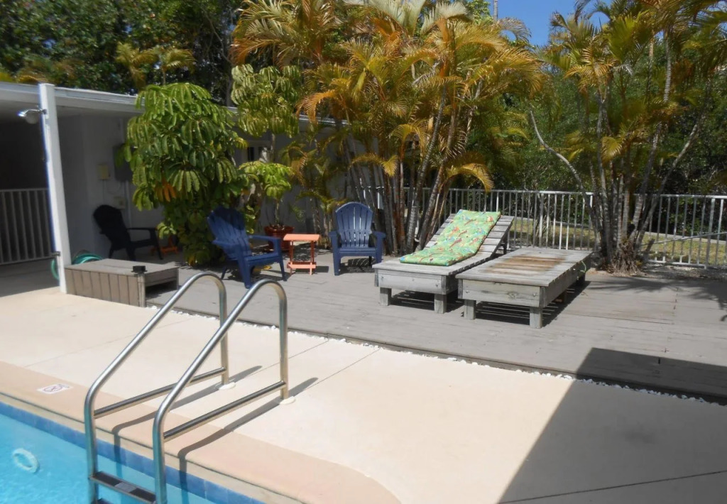 Sunshine Island Inn