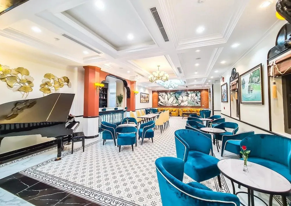 Dragon Hotel