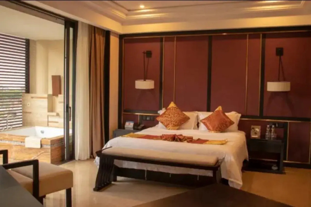 Days Hotel Hainan Baoting