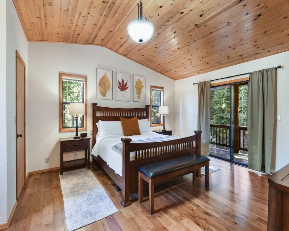 Knotty Pines Retreat