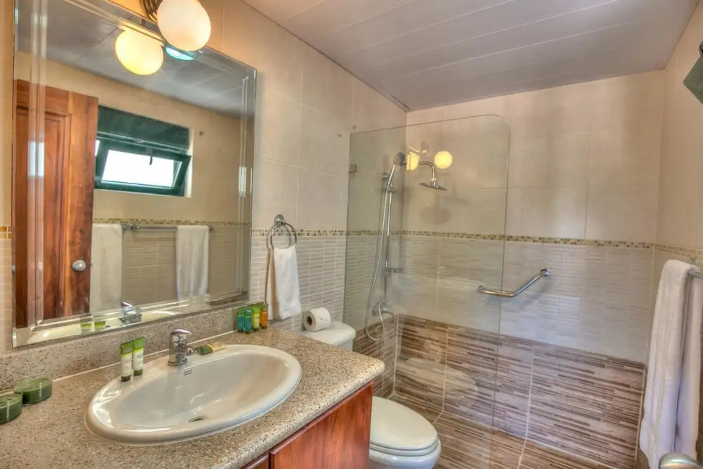 Incredible Oceanfront 3 Bedroom Apartment S-b201