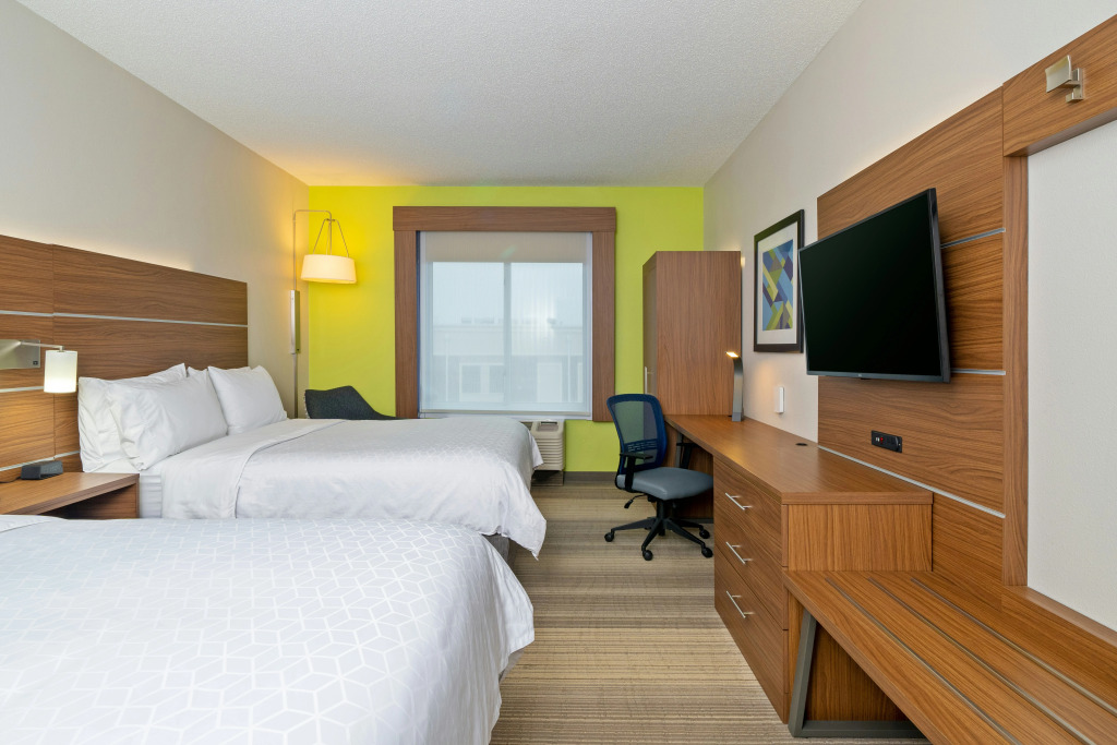 Holiday Inn Express Hotel & Suites Woodbridge by IHG