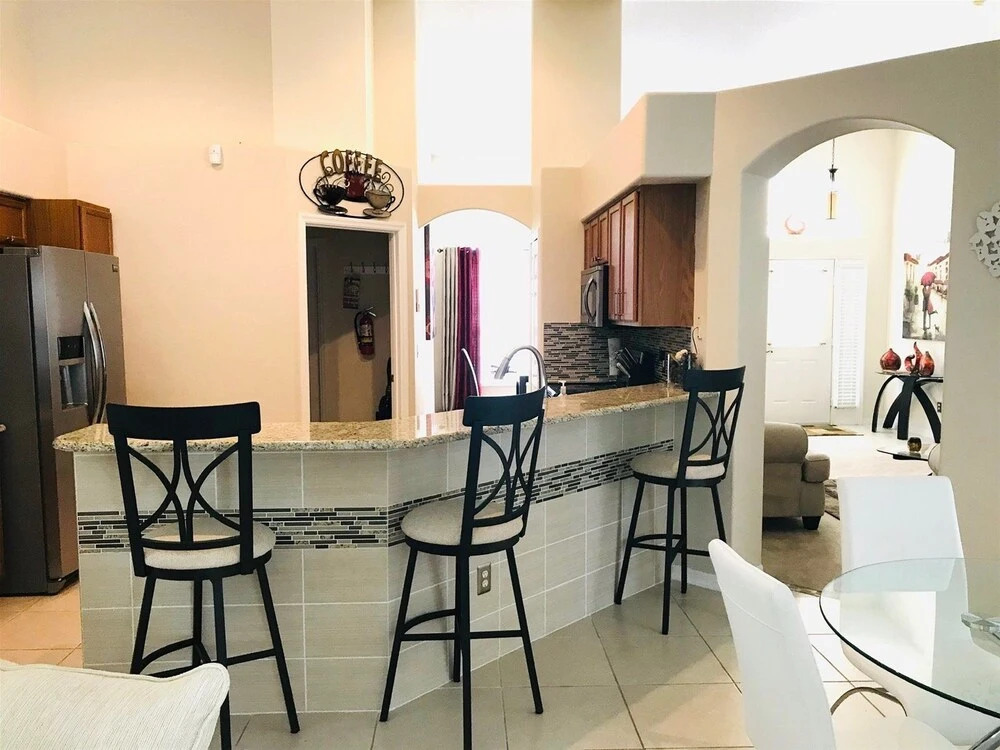 Stunning 4 Bed, 3 Bath Villa With Southwest Facing Pool and spa - 503