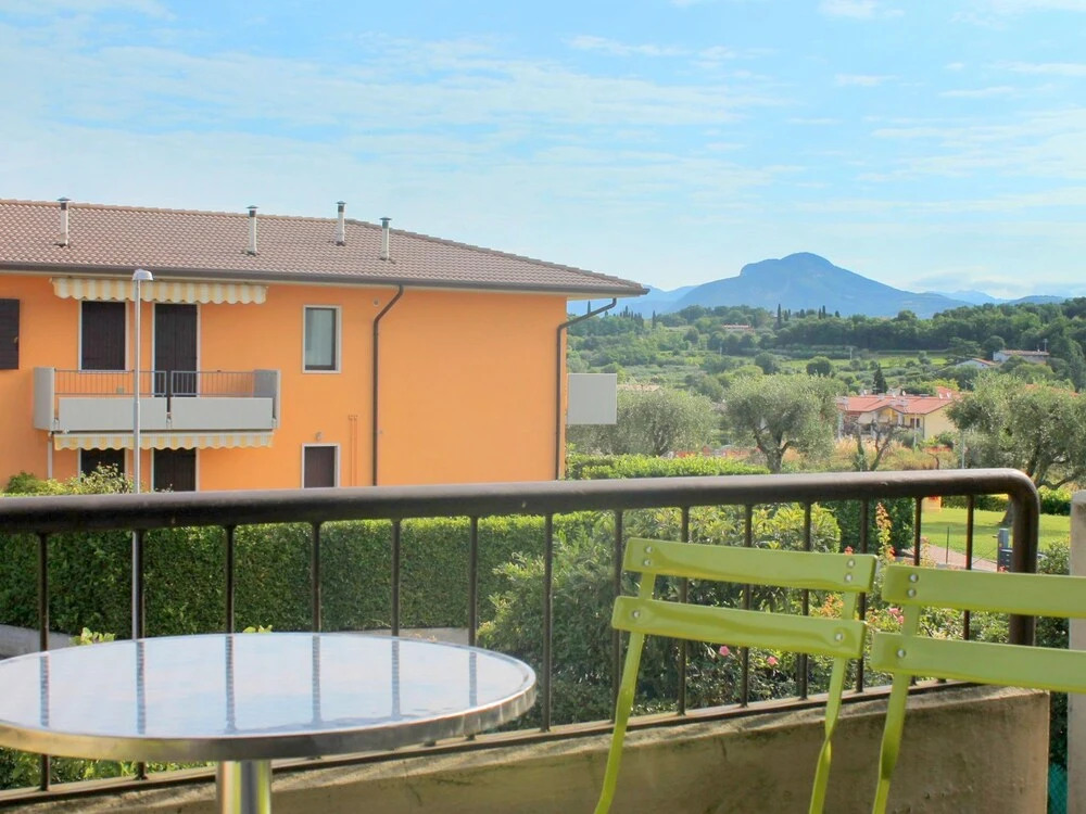 Newly Renovated Holiday Home With Scenic Hill-view
