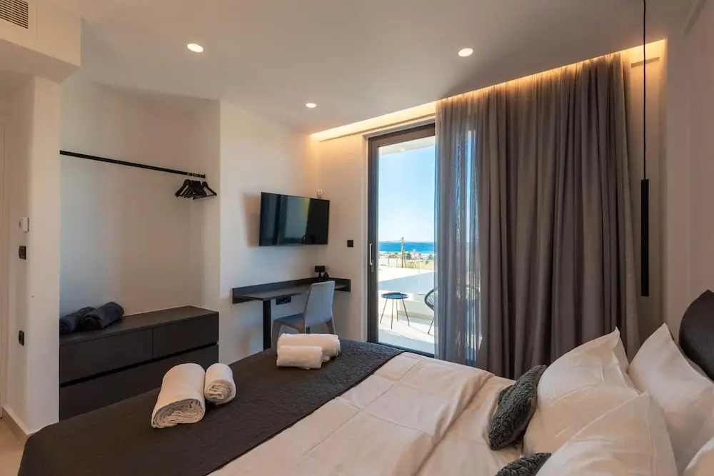Aethra Deluxe Villa With Pool 700m From Beach