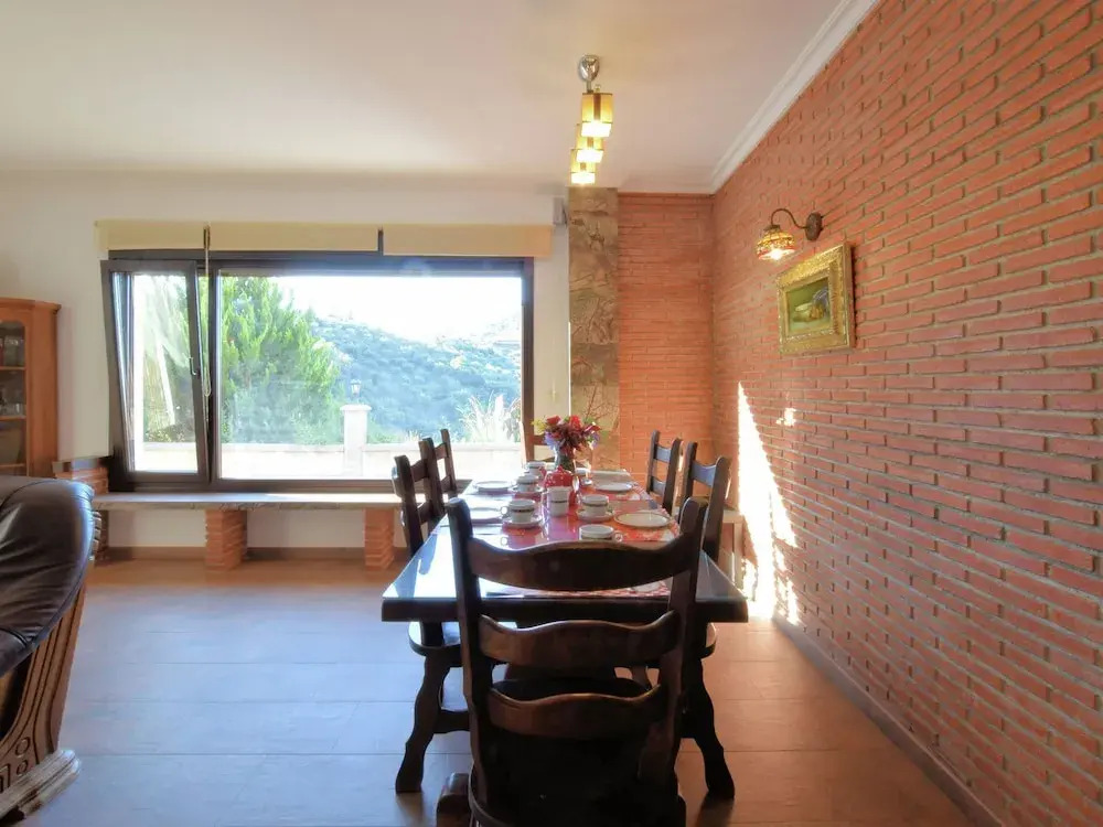 Independent Villa With Private Pool on an Estate in Sayalonga Costa del Sol
