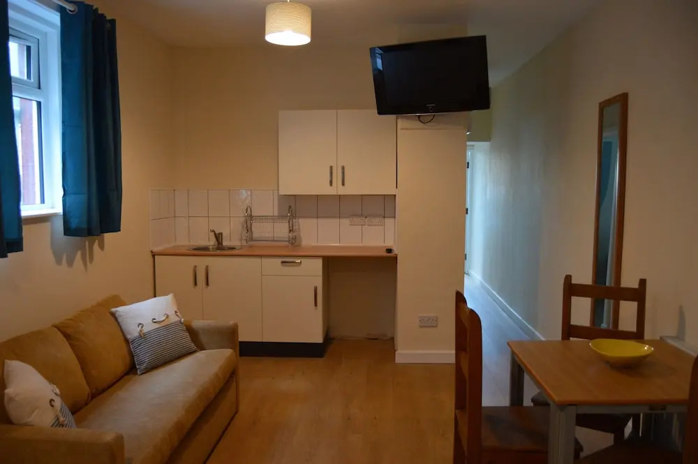 Central Cove Guesthouse