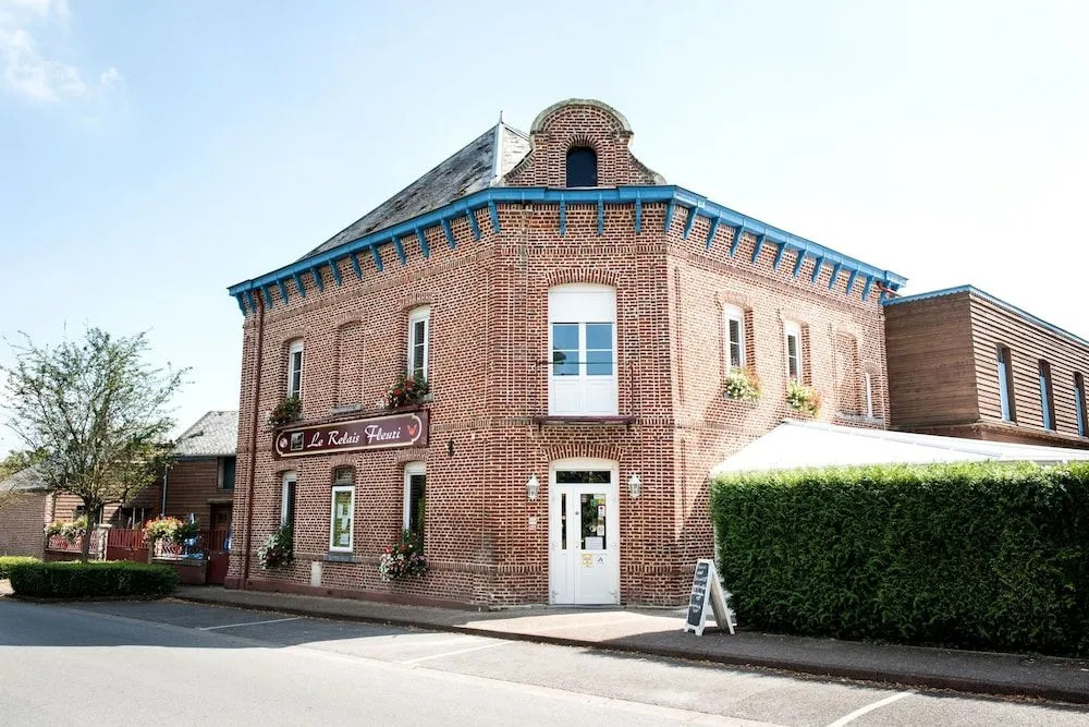Logis Hotel Restaurant Le Relais Fleuri