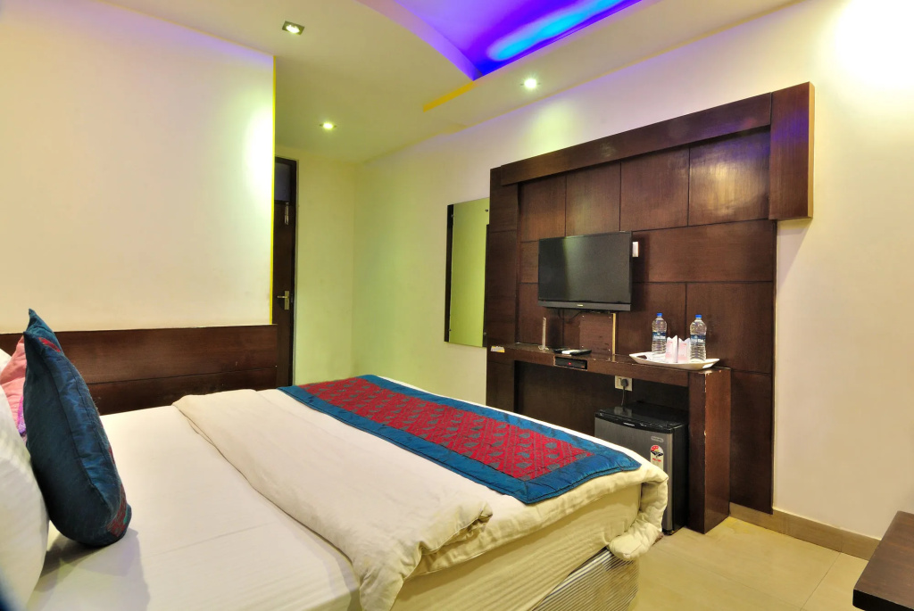 Check In Room Main Bazar