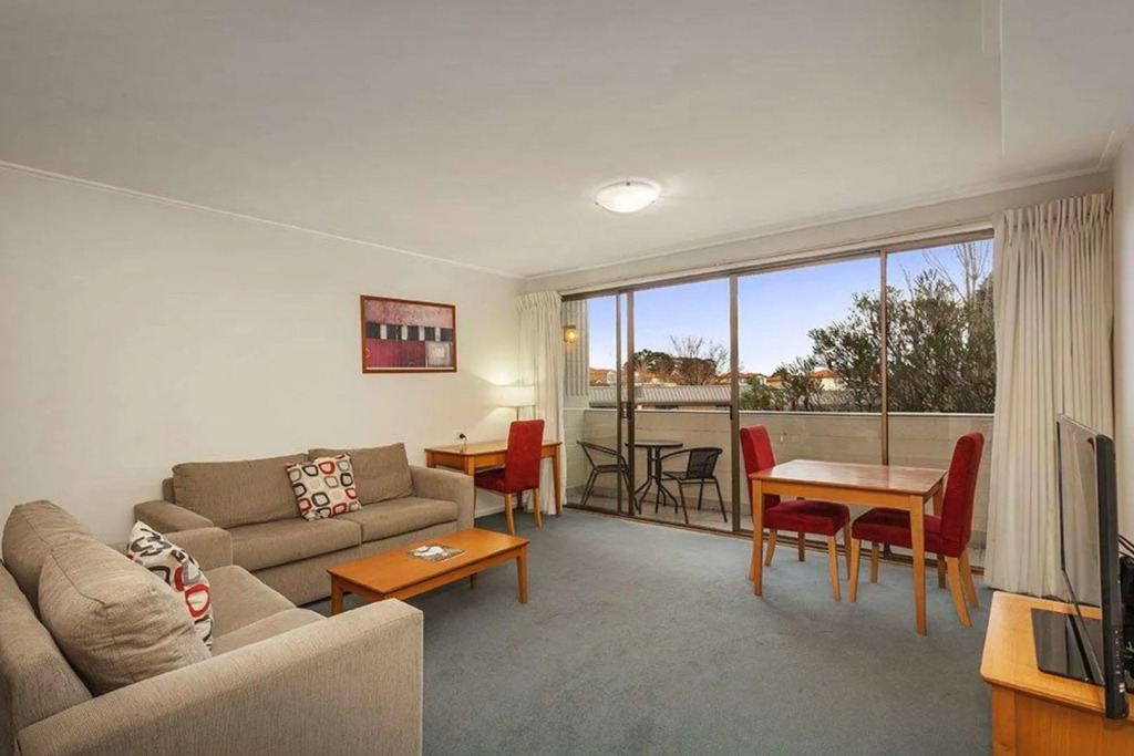 Knox International Hotel and Apartments
